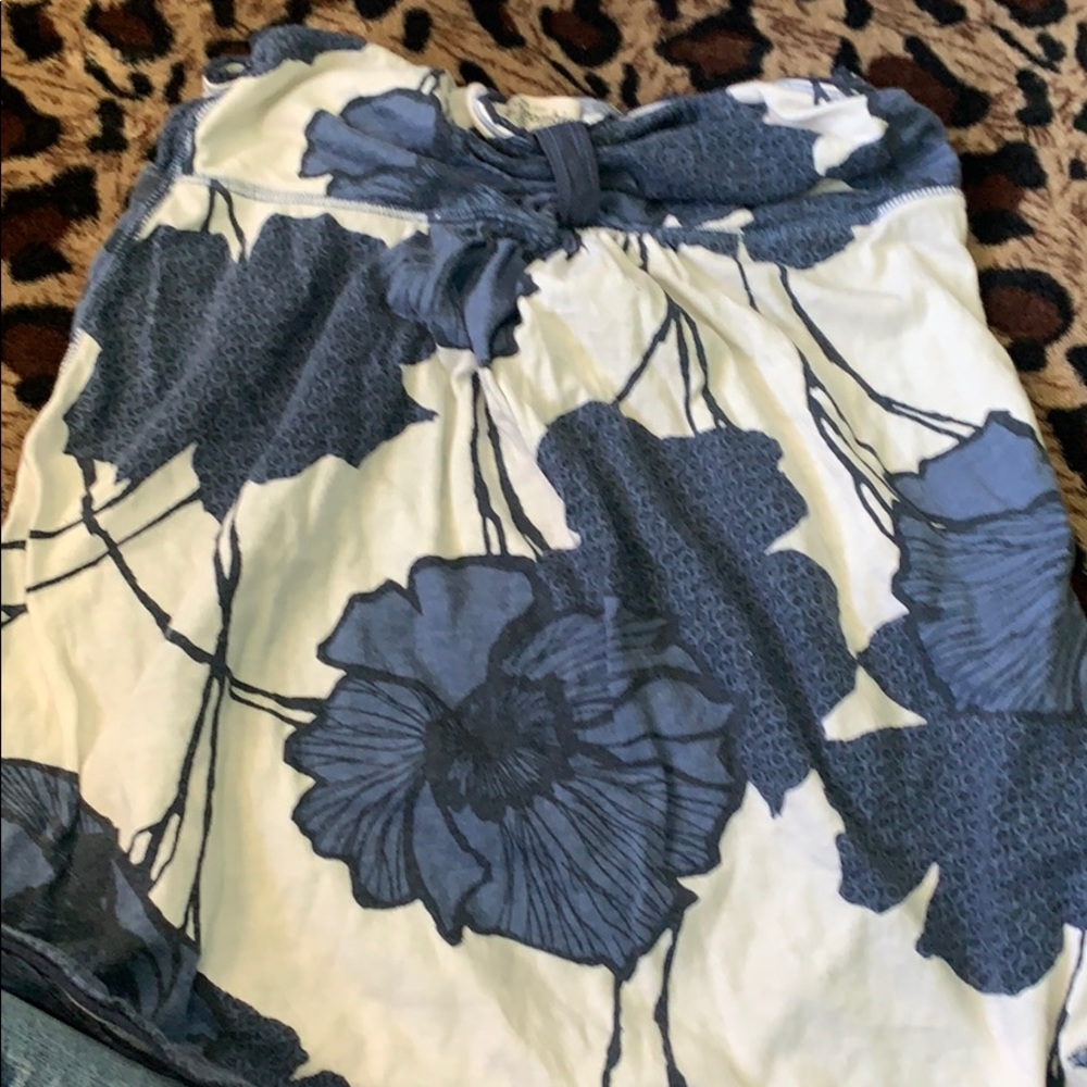 Blue and white flower tube top